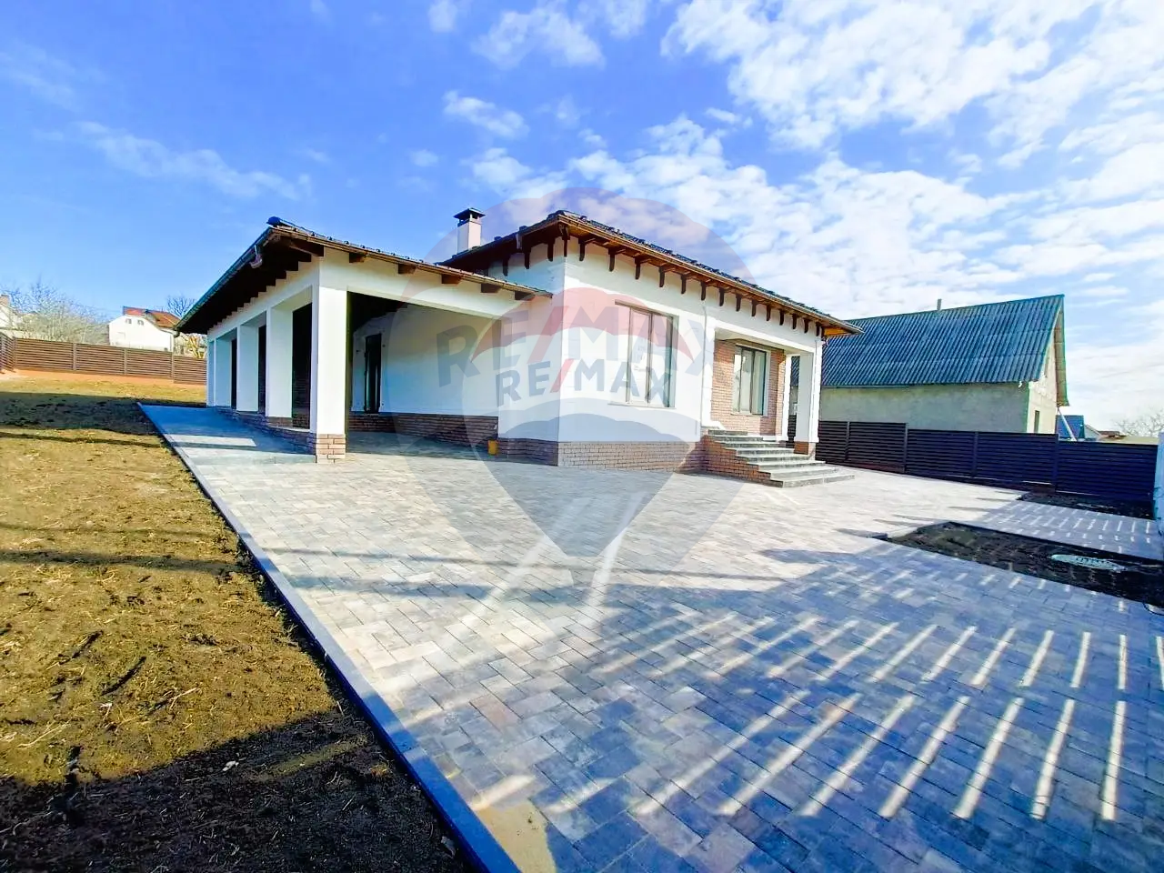 186.000 EUR