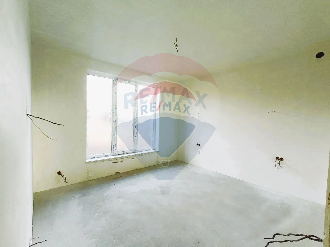 186.000 EUR