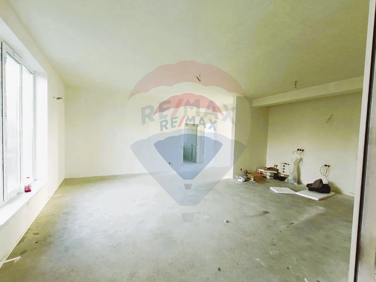 186.000 EUR