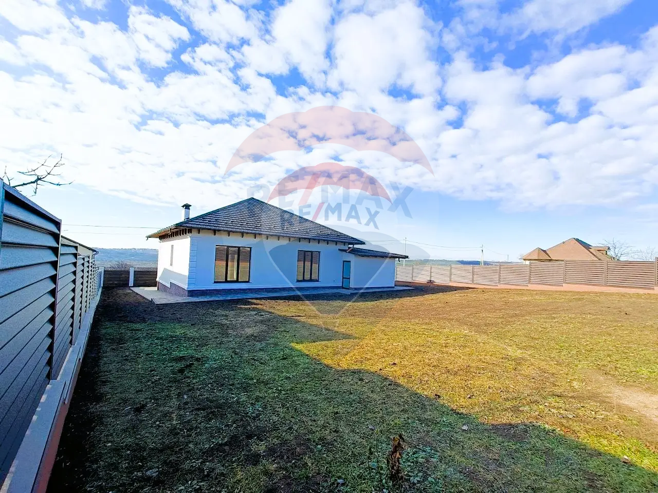 186.000 EUR
