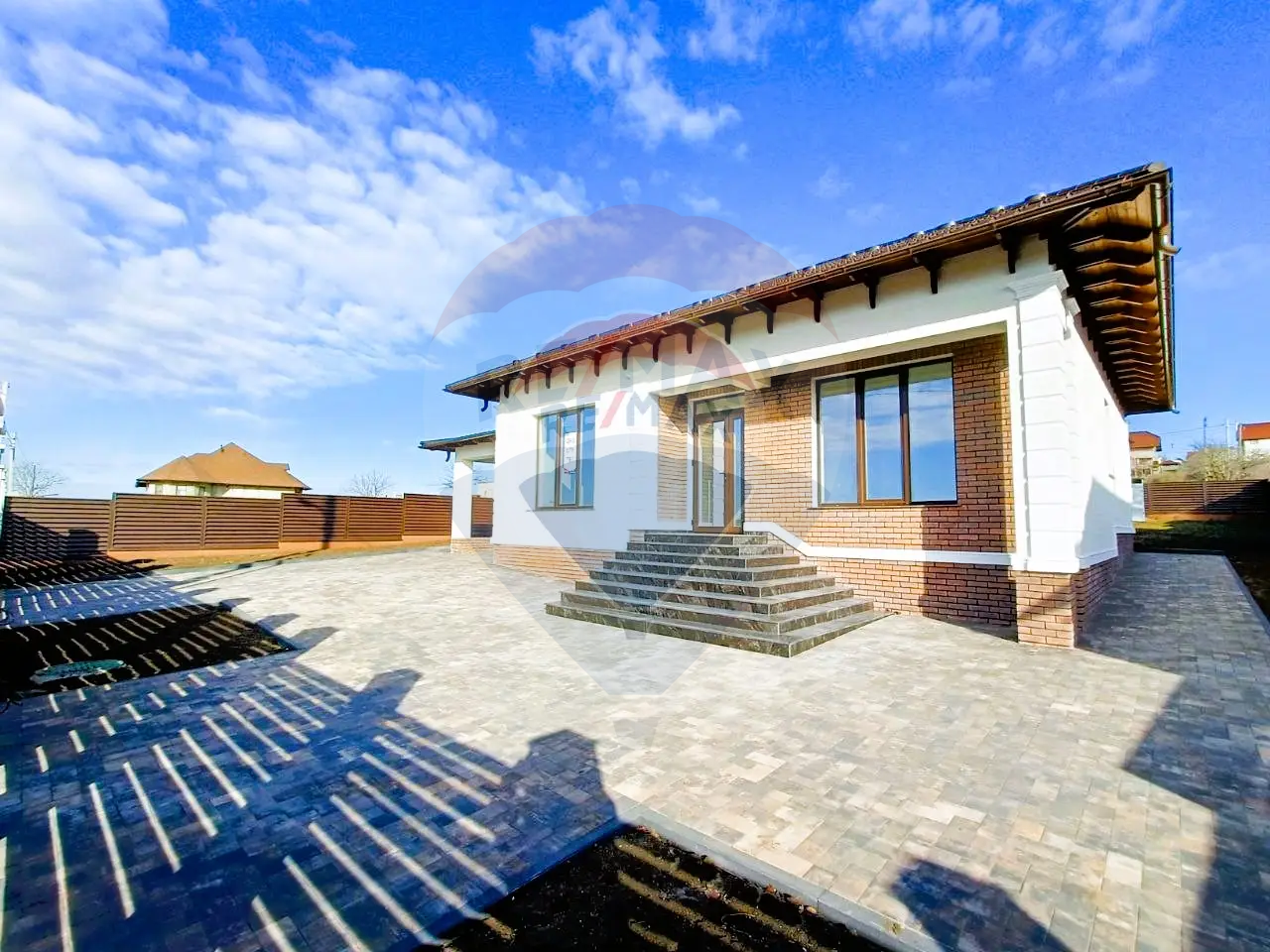 186.000 EUR