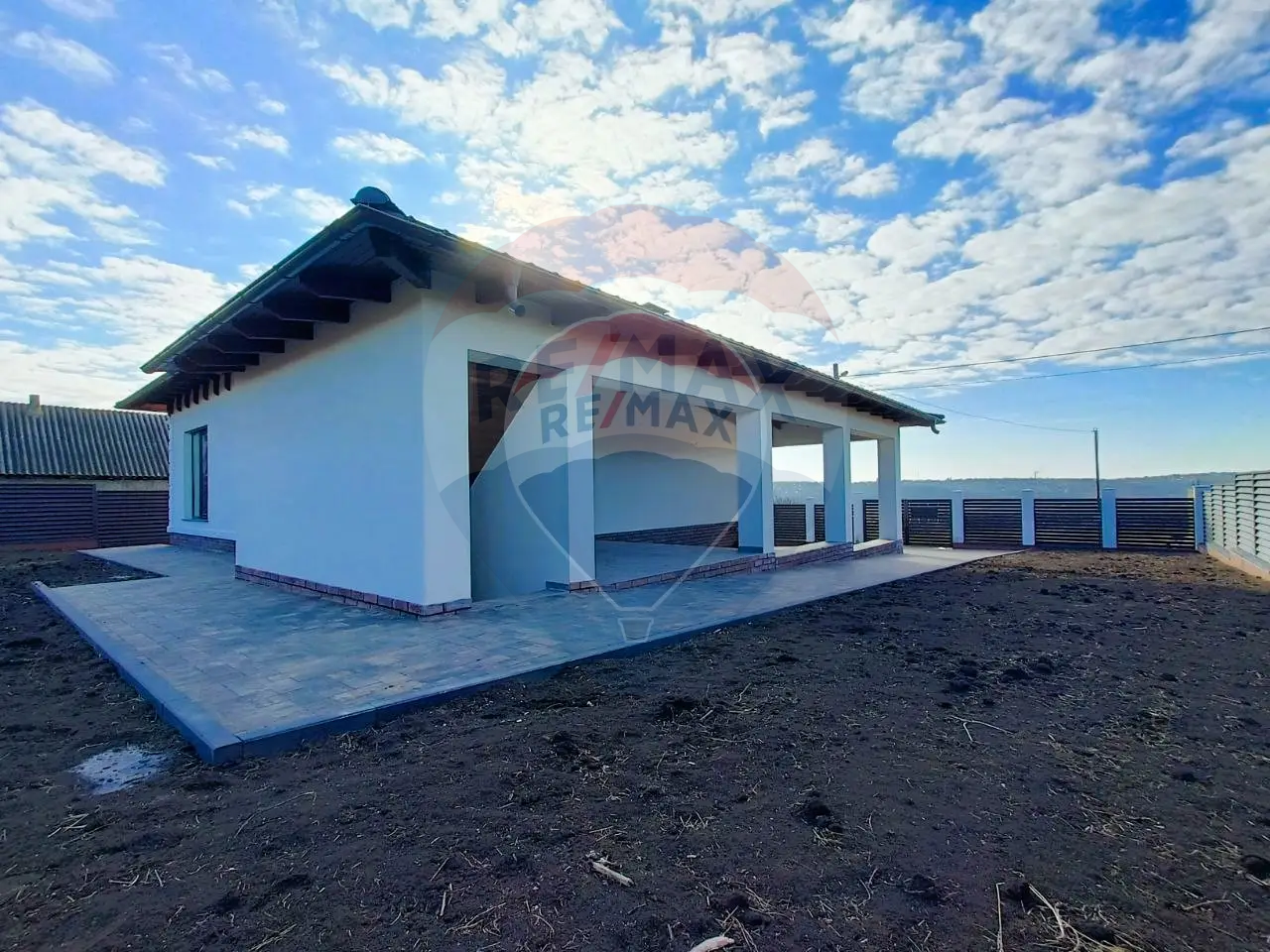 186.000 EUR