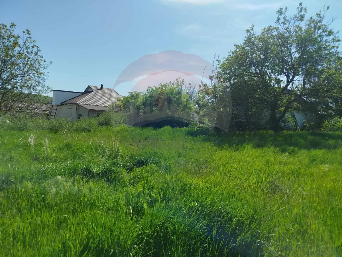 9.000 EUR