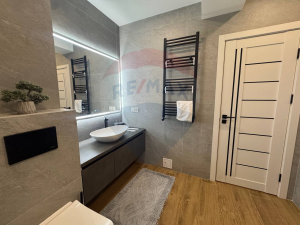 240.000 EUR