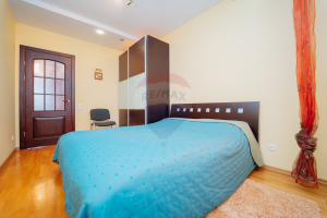 600 EUR