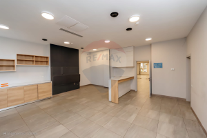 9.000 EUR