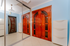 174.900 EUR