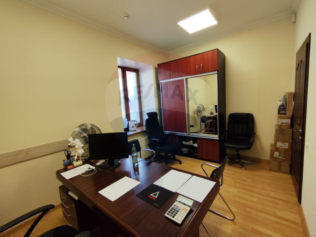 3.000 EUR