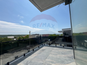 370.000 EUR