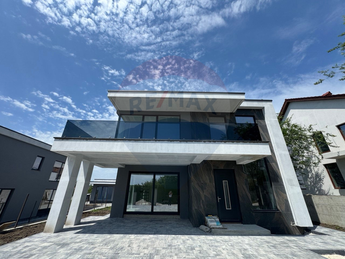 370.000 EUR