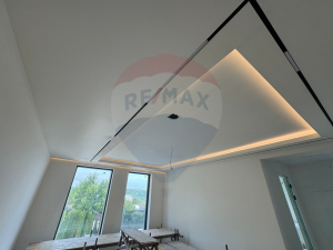 370.000 EUR