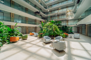 3.300 EUR