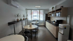 2.300 EUR