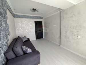 128.000 EUR