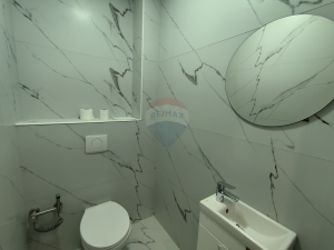 128.000 EUR