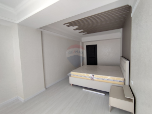 128.000 EUR