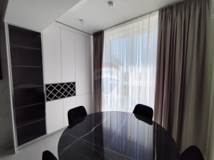 128.000 EUR